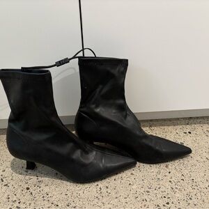 Zara Black Pointed Toe Stretch Ankle Booties with Kitten Heel